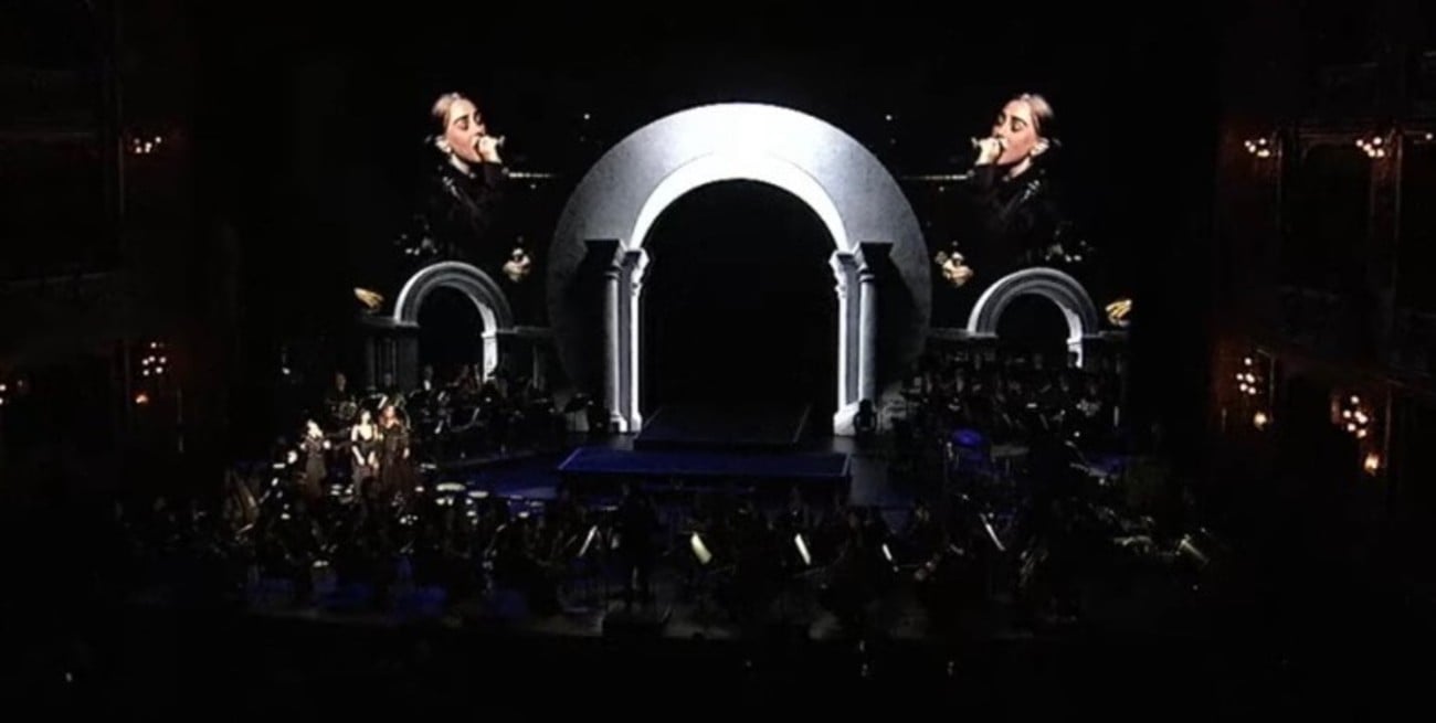 Nicki Nicole presentó su show sinfónico en el Teatro Colón