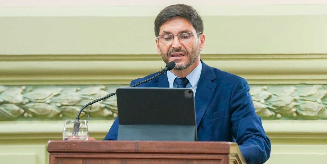 Pullaro ante pujas que impactan en el escenario político provincial