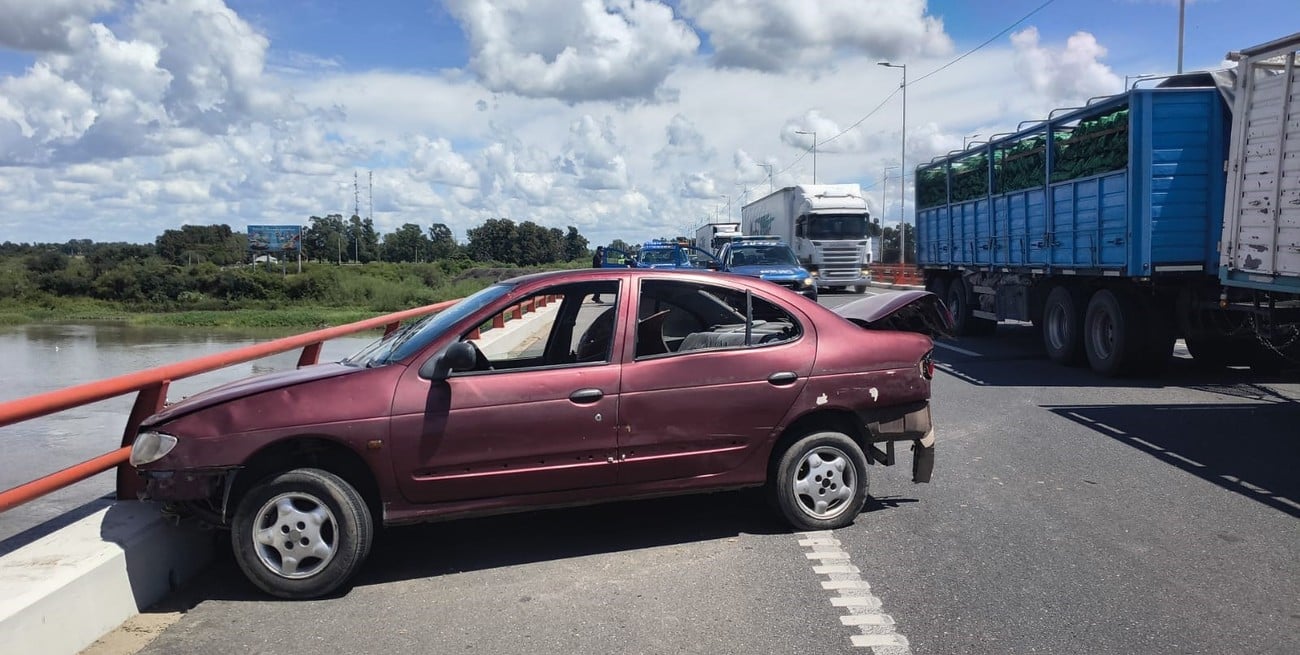 Un despiste en el inicio de la Autopista Santa Fe - Rosario generó demoras en el tránsito