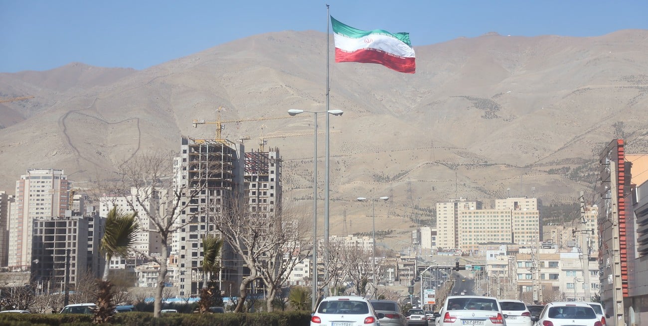 Reino Unido también retira diplomáticos de Irán