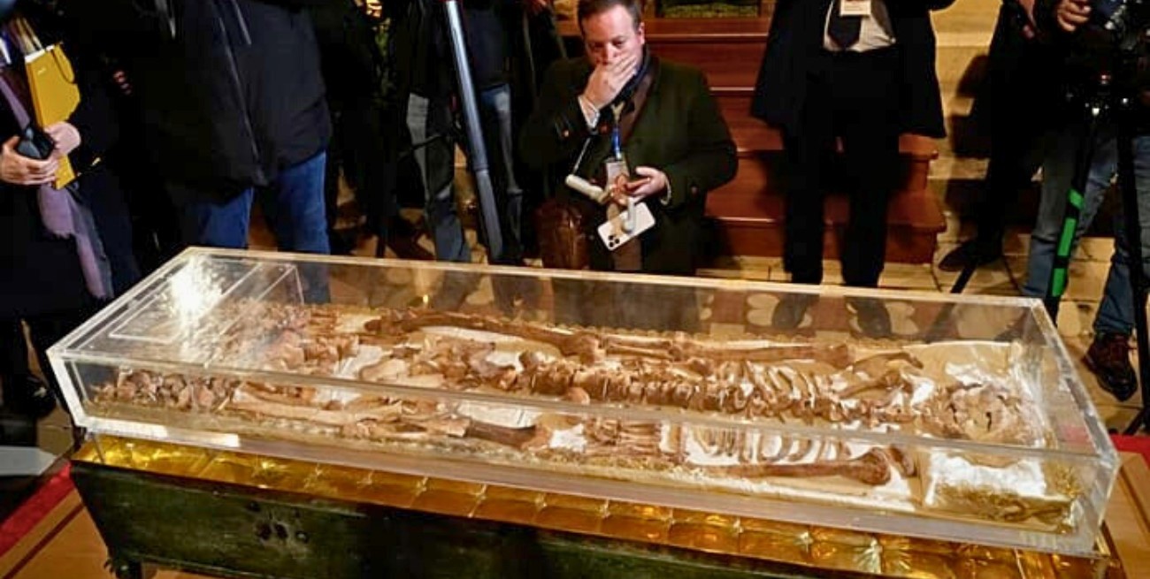 A 800 años de su muerte, Asís exhibe los restos de San Francisco y espera una peregrinación masiva