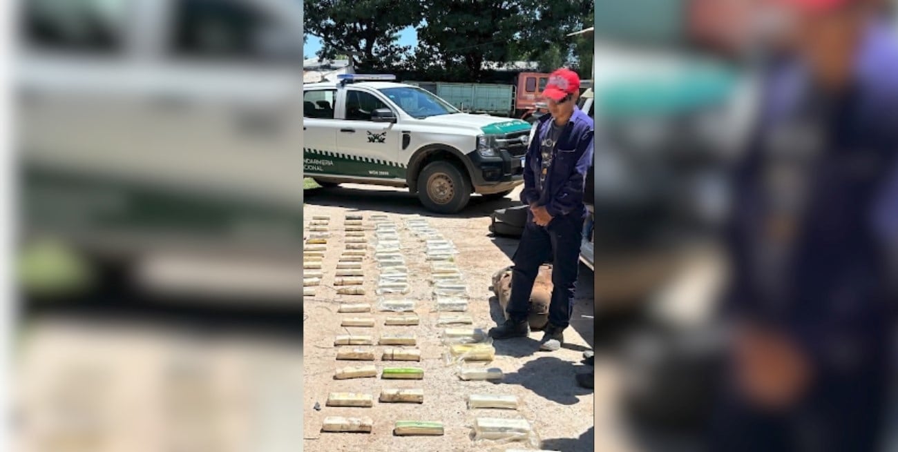 Operativo "Familia Blanca": cayeron dos narcos con 65 kilos de cocaína en una Hilux