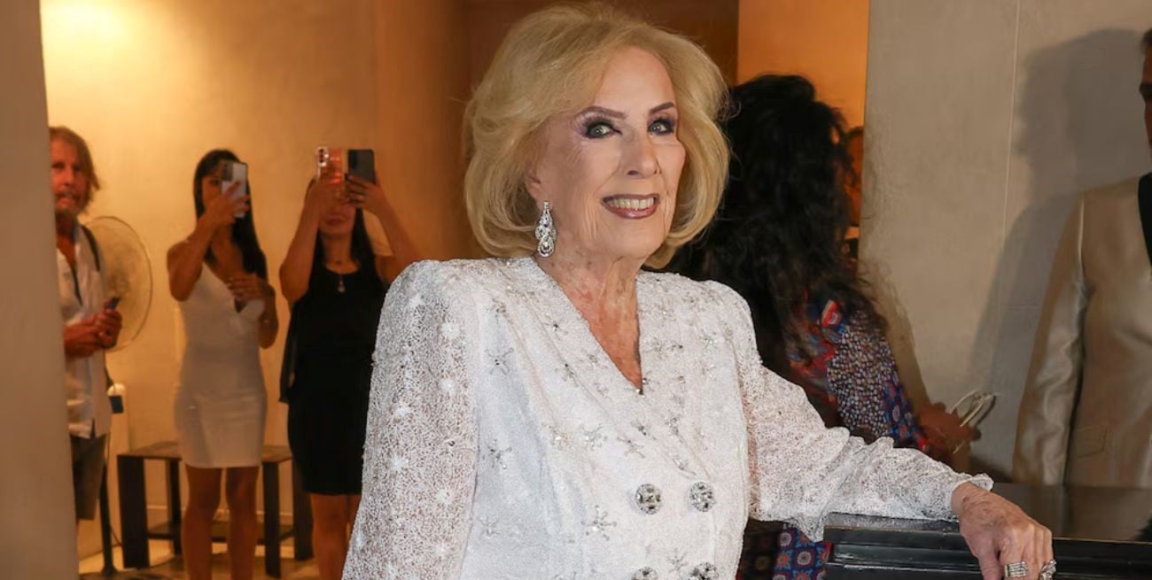 Mirtha Legrand festejó sus 99 a lo grande: ovación, guiños a su carrera y saludo al público