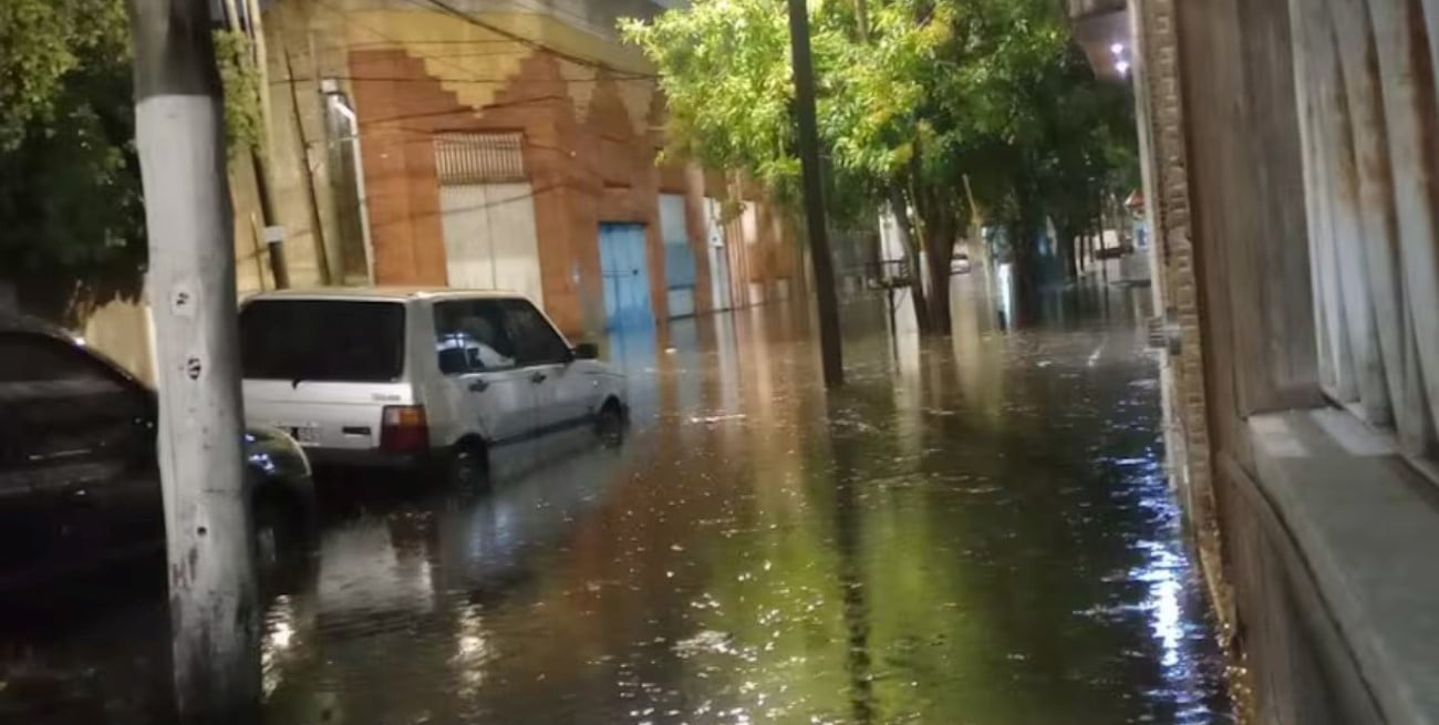 Temporal en el AMBA: lluvias intensas, calles inundadas y complicaciones en el conurbano