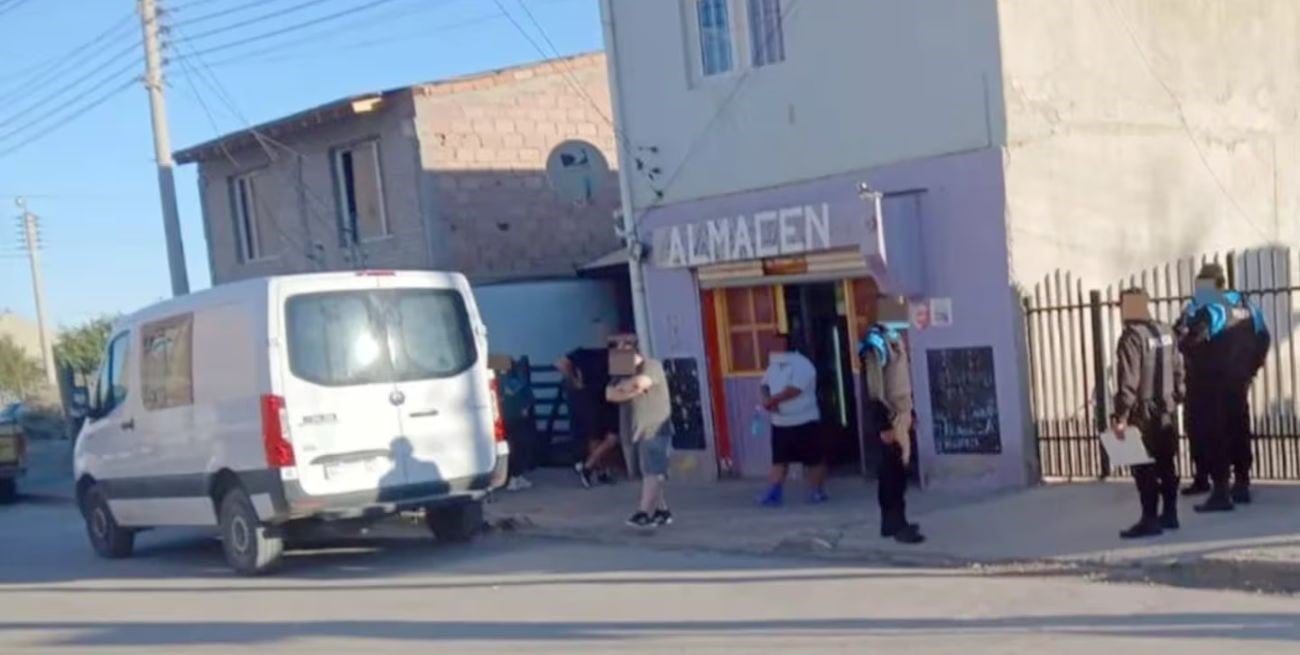 Brutal ataque en Chubut: un comerciante no aceptó cambiar efectivo por transferencia y terminó baleado