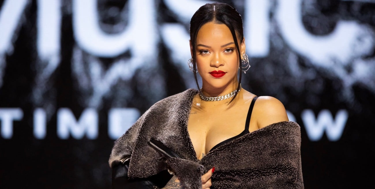 Rihanna reapareció en el estudio y crecen los rumores de un nuevo álbum