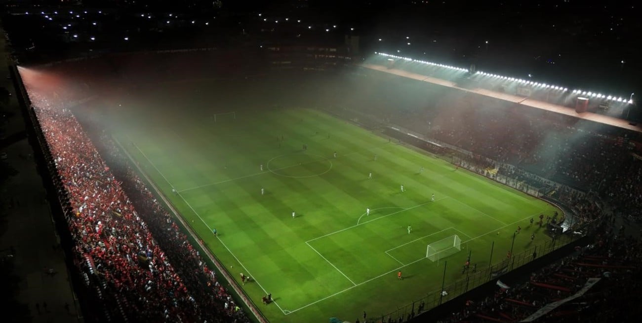 Colón-Racing de Córdoba pasa al domingo