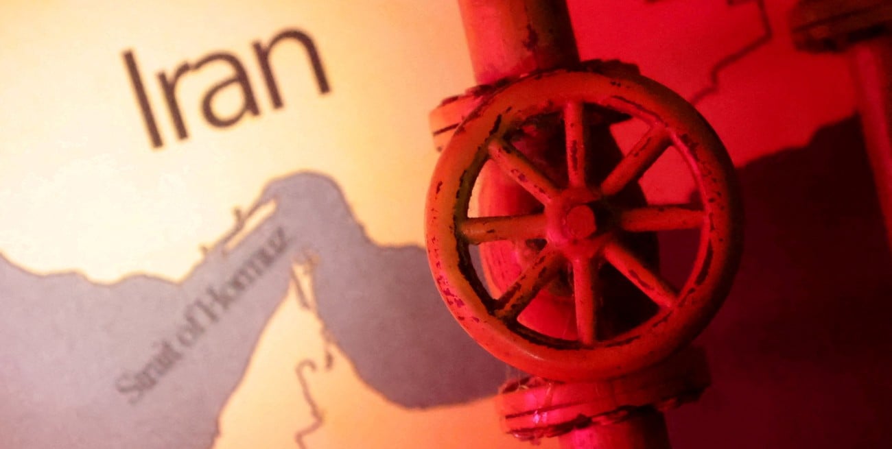 Irán amenaza con hundir "buques enemigos" y pone en jaque el comercio mundial