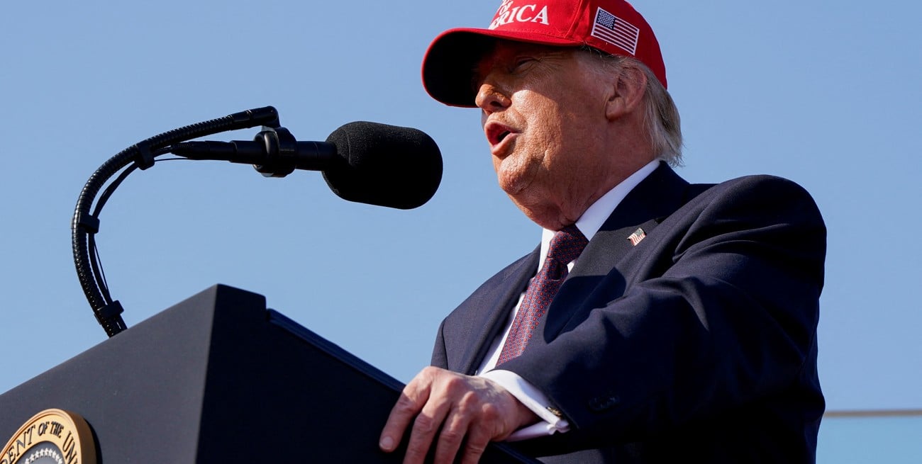 Donald Trump confirmó la muerte del ayatolá Alí Khamenei tras una ofensiva masiva en Teherán