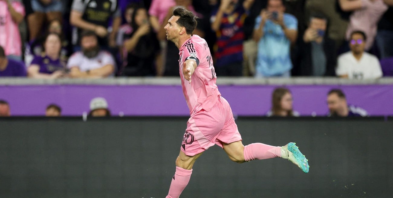 El equipo ligado a la familia Messi se estrenó en AFA y Lionel lo acompañó a la distancia