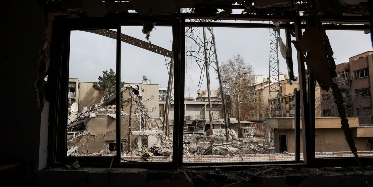 Crece la tensión en Medio Oriente tras nuevos bombardeos en ciudades iraníes