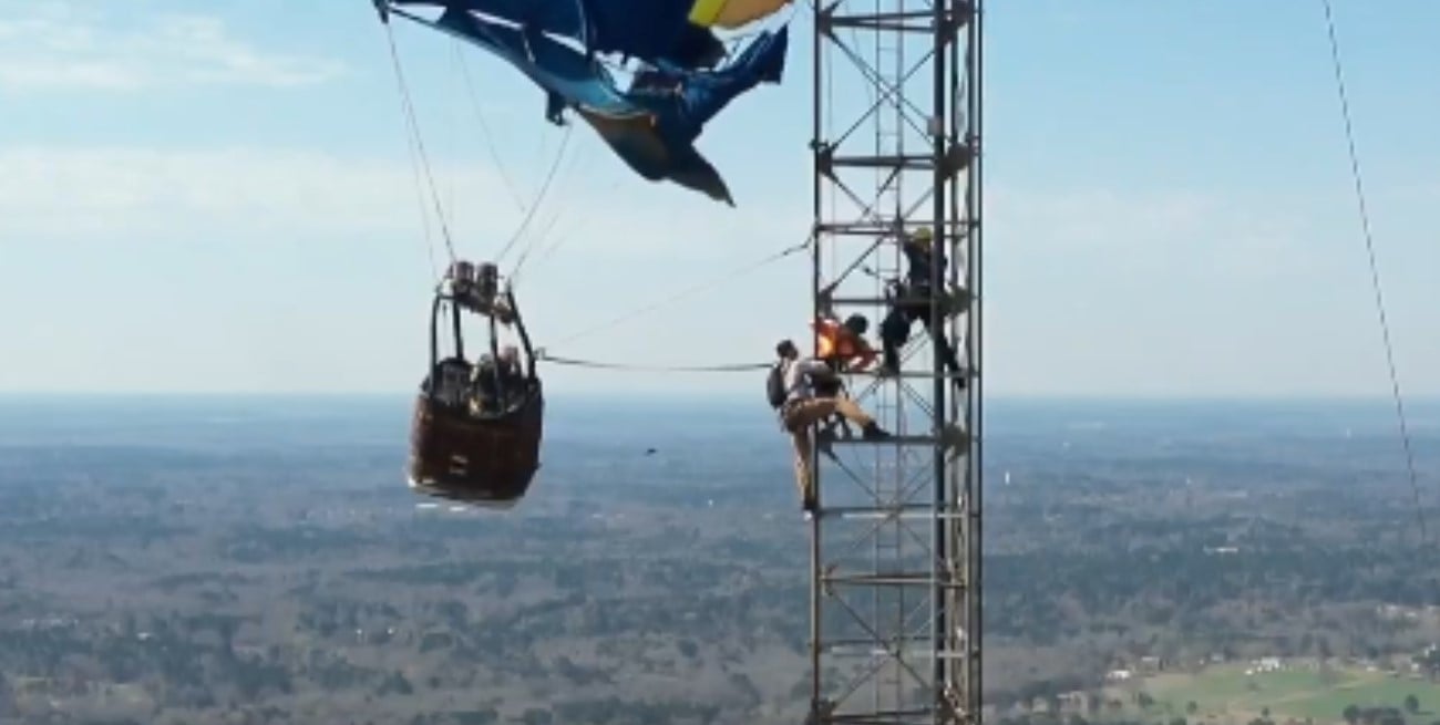 Rescate en Texas: salvaron a dos personas atrapadas en un globo aerostático