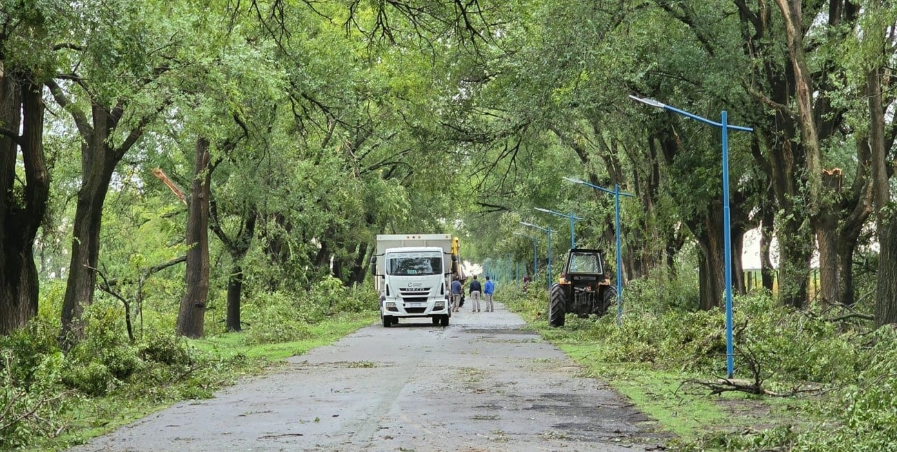 Violenta tormenta azotó Chovet: voladuras de techos y serios daños en una escuela