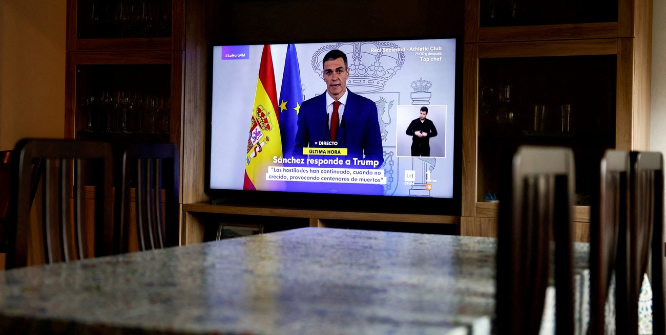 "No a la guerra": España desmiente acuerdo militar con EE.UU. tras declaraciones de la Casa Blanca