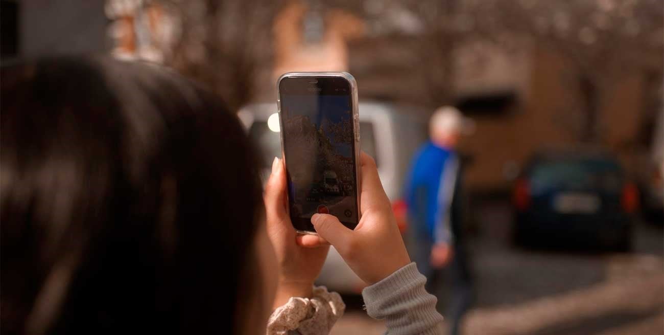 Filmaba niñas y adolescentes, las subía a TikTok y causó fuerte polémica en Helvecia 