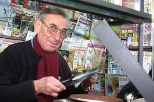 Esa esquina de la peatonal y Tucumán, era del Peco, como le decían algunos. Y él además se encargaba de ejercer plenamente esa propiedad simbólica.