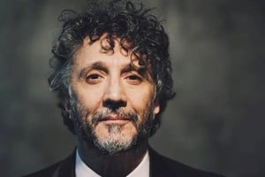 Fito Páez dará un show gratuito en el Monumento a la Bandera.