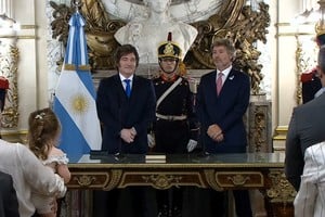 Mahiques junto a Milei este jueves. Crédito: Gobierno Nacional