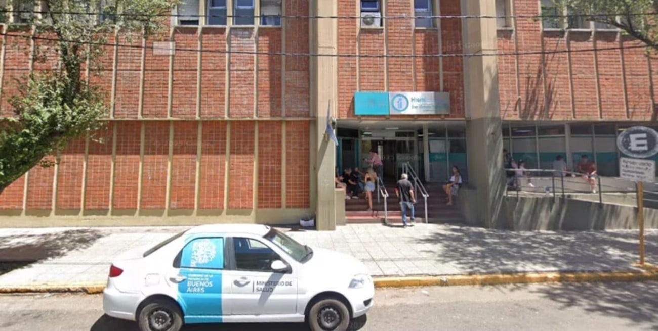 Miramar: un hombre atropelló a su hija de un año al sacar el auto y la nena está grave