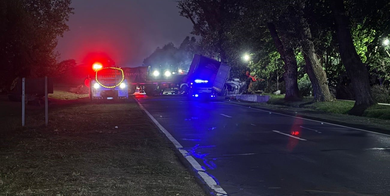 Trágico choque entre camiones en la Ruta 33: un muerto y un herido grave