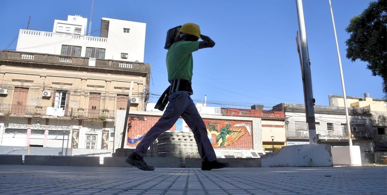 Modesta mejora en construcción y séptima caída consecutiva en industria al inicio de 2026