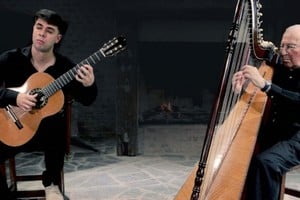 Rosillo y Paris, quien recibió la composición de manos de Amadeo Monges, otro discípulo de Pérez Cardozo. Foto: Gentileza de los artistas