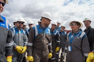 Gustavo Puccini este viernes en Vaca Muerta. Crédito: Gobierno de la provincia de Santa Fe