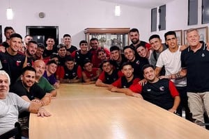 Plantel, cuerpo técnico y directivos de Colón en Futsal. Gentileza: Prensa Futsal de Colón.