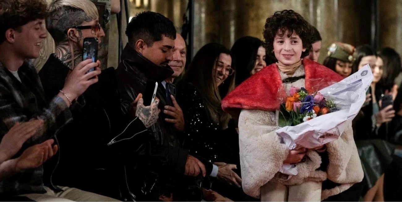 Max Alexander, el niño prodigio de la moda, conquista las pasarelas de París a los 9 años