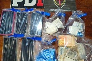 La PDI secuestró cocaína, marihuana, dinero en efectivo y celulares. Foto: Gentileza