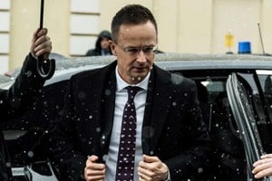 El ministro de Exteriores de Hungría se refirió a “la mafia ucraniana de la guerra”.