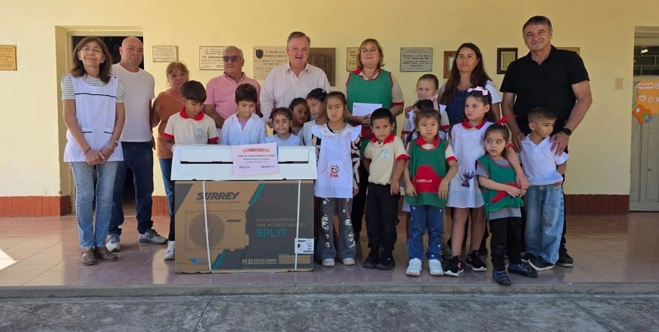 En el inicio del ciclo lectivo 2026, el senador Felipe Michlig presidió un acto institucional en la escuela N° 716