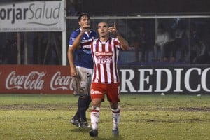 Ignacio Malcorra, cuando apenas llegó a Santa Fe y se convirtió en un jugador clave para aquel ascenso ganado en 2014 de la mano de Madelón.