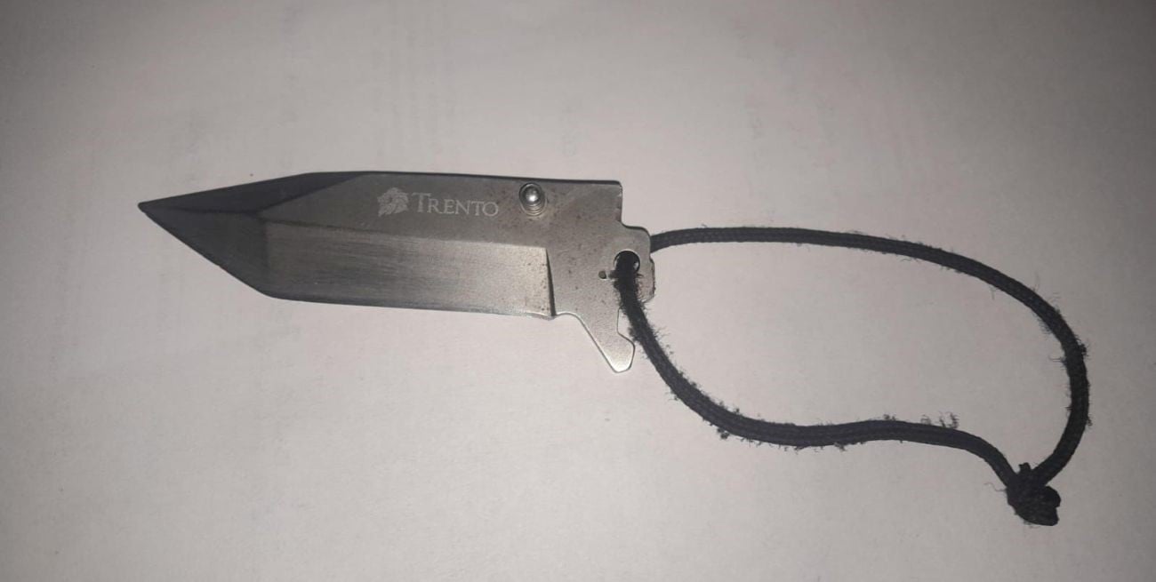 Caminaba por avenida Blas Parera con una singular arma blanca