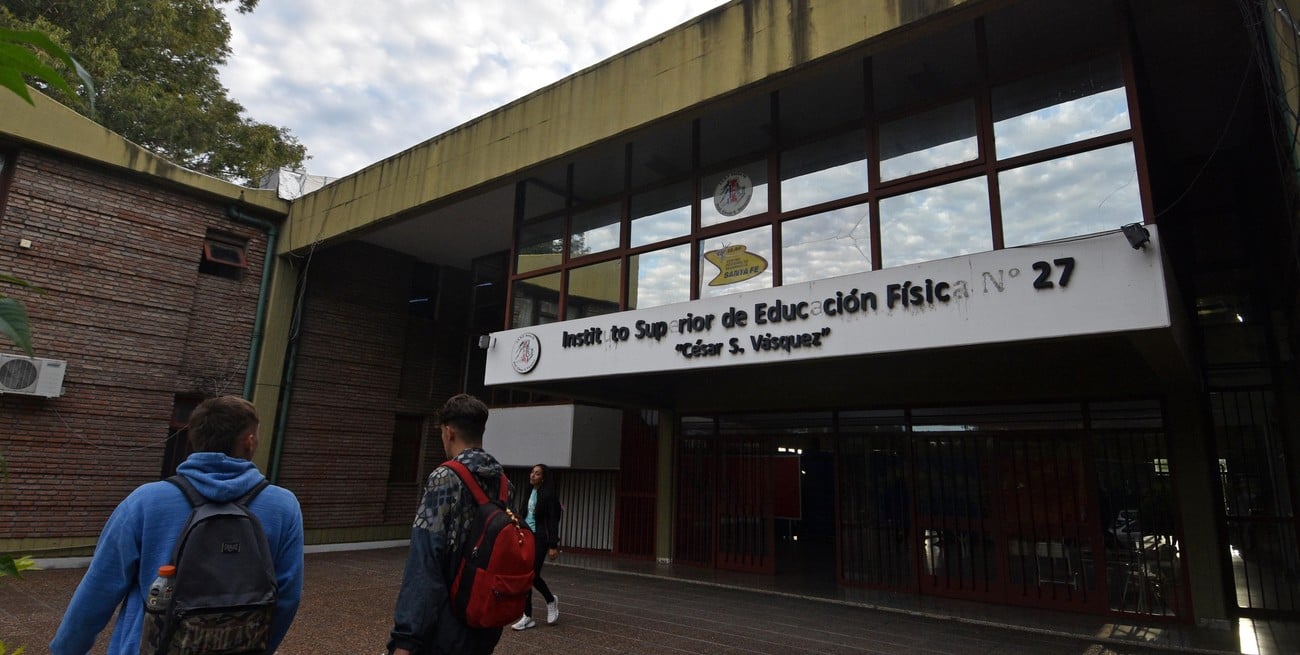 Preocupación en el Isef 27 por problemas cloacales que impiden usar agua y sanitarios