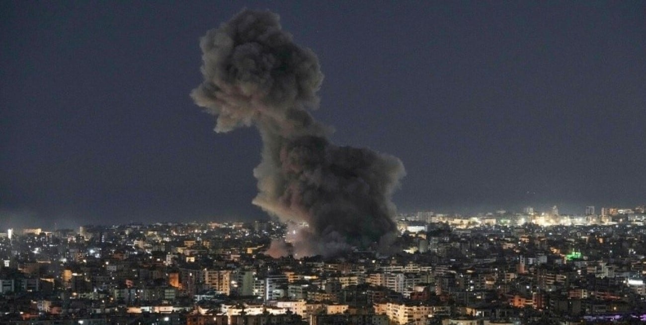 Escala la guerra en Medio Oriente: ataques alcanzan infraestructura civiles y Arabia Saudí confirma sus primeras muertes