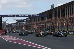 Mercedes el gran ganador.