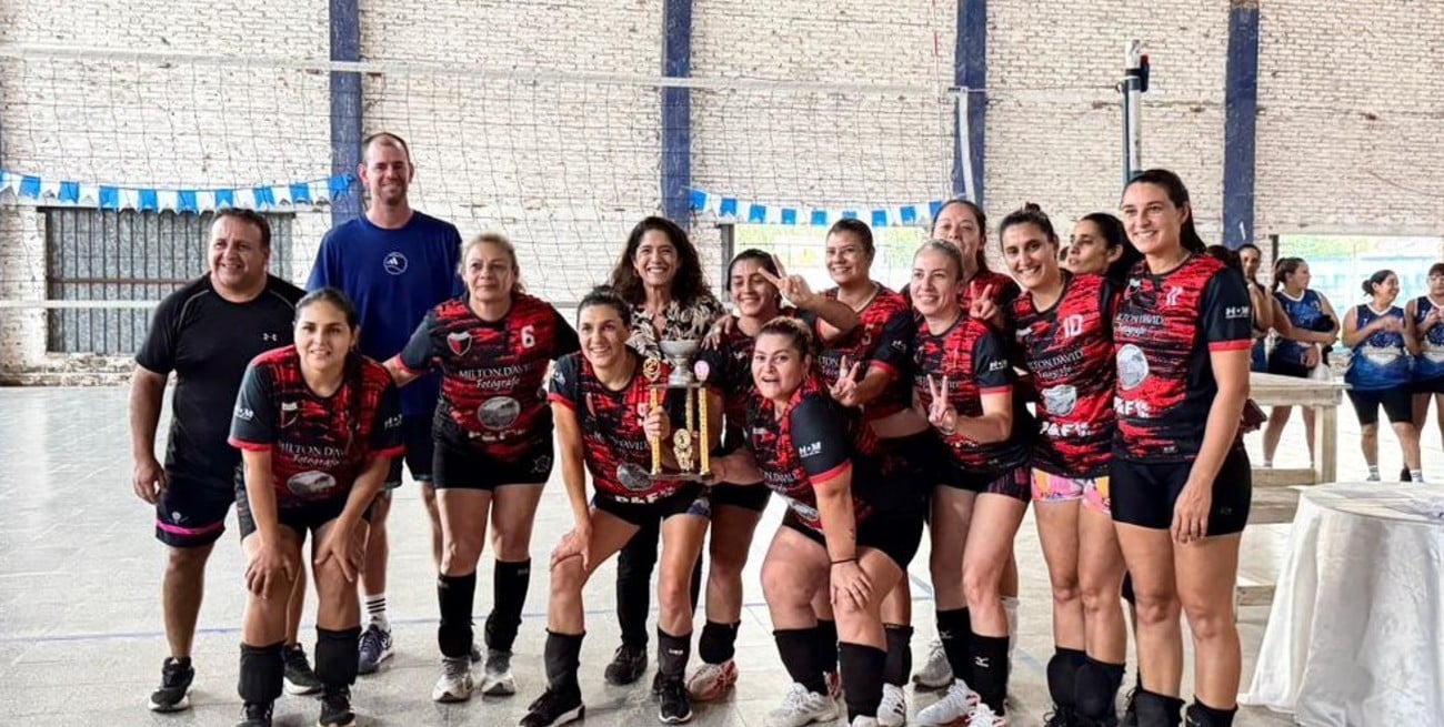 Vera inauguró el nuevo piso del Club Gimnasia y refuerza el impulso al deporte local