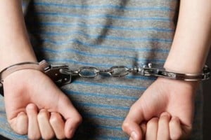 La normativa establece el sistema de responsabilidad penal aplicable a adolescentes