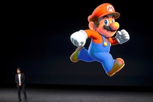 Mario fue creado por el diseñador de videojuegos japonés Shigeru Miyamoto, mascota de la compañía Nintendo y el protagonista de la franquicia de videojuegos homónima. REUTERS/Beck Diefenbach