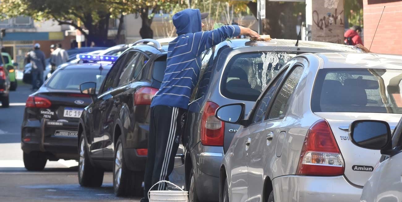 Poletti sobre cuidacoches: "Si pasa a ser delito, le da a la policía más herramientas"