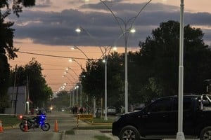 La intervención abarcó 7 cuadras, con la instalación de 46 nuevas luminarias telegestionadas, distribuidas en 22 columnas.