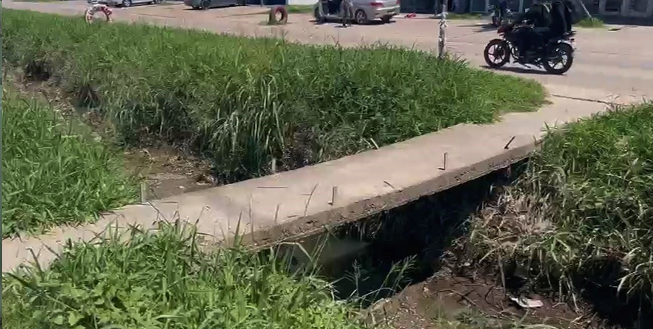 Arreglarán los puentes peatonales de riesgo en el "zanjón de la muerte" de Aristóbulo del Valle