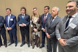 Milei mostró en Wall Street su “foto federal” para blindar el plan ante inversores.