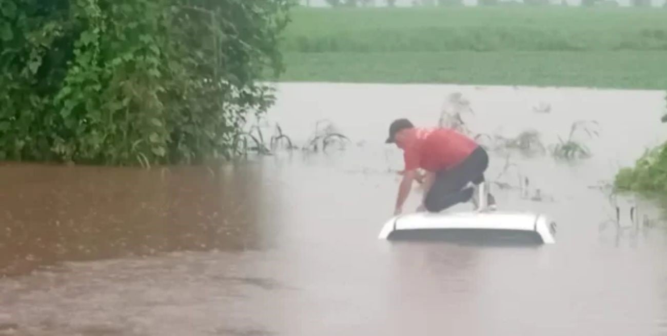 Temporal en el sur de Tucumán: abrieron las compuertas del Dique Escaba y el agua bloquea la Ruta 38