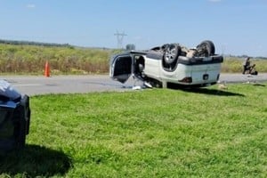 El choque involucró a un colectivo y una camioneta