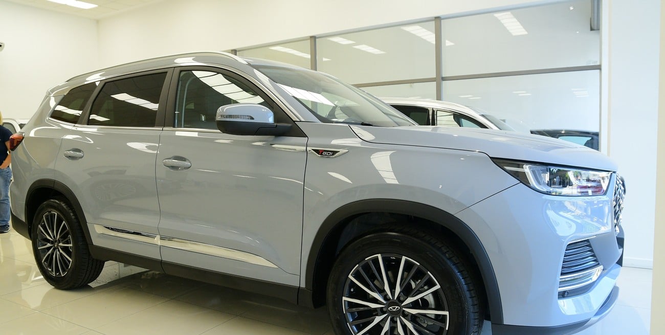 Escobar presentó en Santa Fe la nueva línea de vehículos híbridos Chery