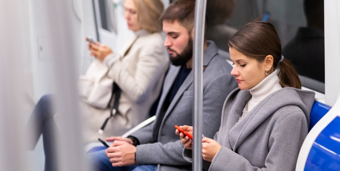 La OMS advierte que no desconectarse del trabajo fuera del horario laboral puede afectar la salud