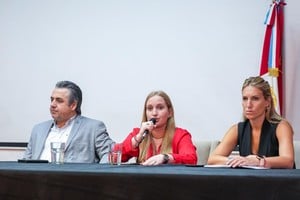 La conferencia oficial de este martes. Crédito: Gobierno de la Provincia de Santa Fe