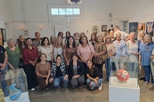 El Paseo de la Mujer sumó dos nuevas placas y el Museo inauguró una muestra artística